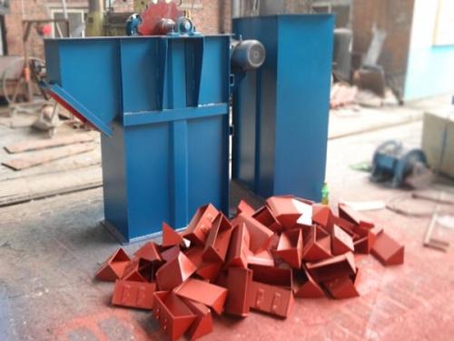 ne板鏈斗式提升機選面素制很多方受斗